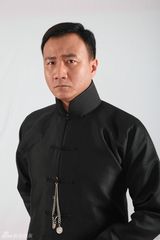 组图：《像火花》造型别致打造民国风尚大片