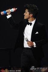 组图：第32届全英奖 布鲁诺-玛斯获最佳国际男歌手