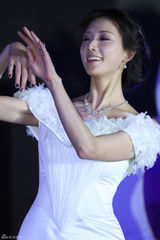 组图：林志玲出席代言活动 起舞助兴似仙女下凡