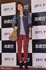 组图：金荷娜车太贤等助阵韩片《委托人》VIP首映式