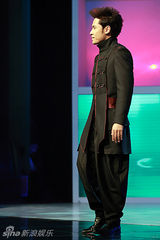 幻灯：黄征复古军装领风尚 成“北京印”时尚先生