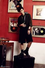 组图：乔任梁潮服写真时尚先锋彰显个性