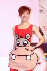 幻灯图集：郑秀文时隔六年重返台湾宣传福音专辑