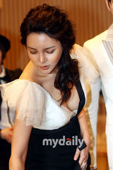 幻灯图：姜志焕朴时妍等出席《COFFEE HOUSE》发布