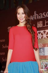 组图：徐子淇疑似走光引媒体狂拍