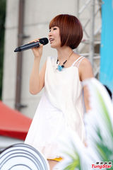 组图：邓福如否认新歌抄袭 自曝不爱肌肉男