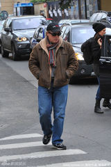 组图：《碟中谍4》探班 阿汤哥热身姿势雷人