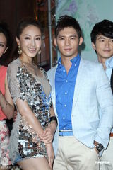 组图：隋棠出席影迷签书会 看淡感情不过情人节