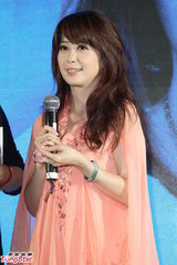 组图：孟庭苇出新碟称将封刀 爱子可爱助阵