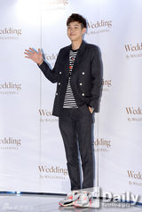 组图：JYJ有天在中与安七炫等贺白智英完婚