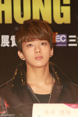 组图：韩男团BAP为巡演香港站准备特别舞台