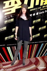 组图：钟丽缇谢婷婷舒淇等亮相《李小龙》香港首映