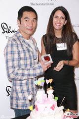 组图：袁彩云将产女 方中信愿尽好爸爸责任