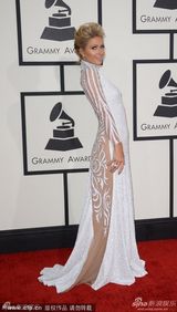 组图：帕里斯-希尔顿侧开透视白裙背腿及臀全裸