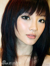 幻灯图：李小璐时尚写真盘点 荧屏精灵笑容绽放