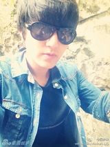 组图：“中国版李敏镐”火爆微博 原为报社记者