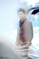 组图：吴奇隆阳光写真感悟生活真谛