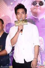 组图：周杰伦《天台》邀曾志伟纳豆柯有伦宣传