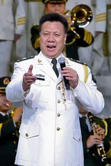 组图：双拥晚会 大合唱《没有共产党就没有新中国》