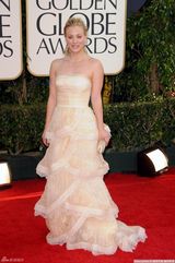 高清图：凯莉-库柯(卡蕾-措科)裸色礼服大晒美背杀菲林