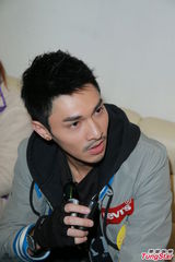 组图：肖像惨被当出租男友 周柏豪笑言太便宜