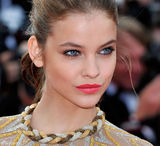 高清组图：超模芭芭拉-帕尔文露背礼服亮相戛纳