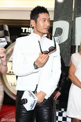 组图：黄晓明台湾出席活动称最迟40岁结婚