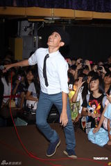 组图：林晖闵庆生众星祝福 大方对郭采洁示爱