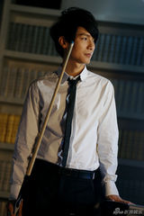 组图：陈楚生拍摄个人形象片 打造绅士雅痞风格