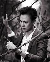 组图：朱铁塑造好男人形象 新写真十足男人味