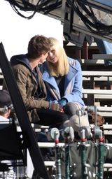 高清组图：新《蜘蛛侠》热拍 新英雄热吻小爱人