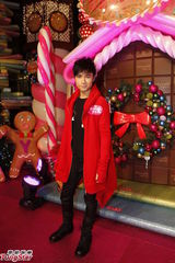 组图：古巨基曝儿时不穿内裤避谈结婚