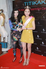 组图：应届亚姐出席颁奖礼 冠军冯雪冰想在港定居