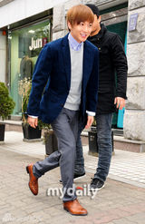 组图：崔江熙SJ等出席服装品牌新品发布会