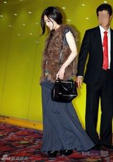 组图：苏志燮韩孝珠新片VIP试映 宋承宪等众星助阵