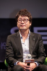 高清组图：韩星金允锡刘雅仁宣传新片《格斗少年》