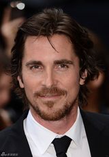 组图：玛丽昂黄抹胸妩媚现身《蝙蝠侠》首映