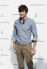 组图：赵权郑糠云Alex出席开幕 各显英俊潇洒