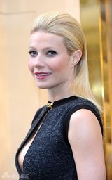 高清组图：格温妮丝-帕特洛新发型亮相秀乳沟