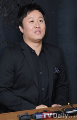 组图：韩星笑星郑俊河五月与小十岁女友结婚