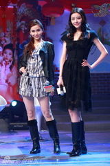 幻灯：《花田囍事2010》迎春会 黄百鸣携子送围脖