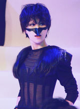 组图：尚雯婕惊异造型盘点 老人妆独领风骚