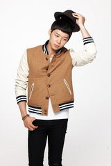 组图：JYJ时尚造型拍头痛药广告 精美如服装写真