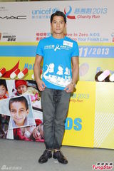 组图：郭富城演床戏尴尬 被问绯闻女友闪人