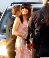 高清图：桑德拉-布洛克齐刘海黑发造型俏皮可爱