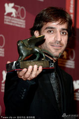 组图：导演沙哈姆凭/《鱼和猫》获特别创新奖