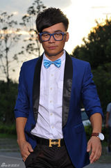 组图：《一飞冲天》杀青 王宝强分饰四宝首演反派