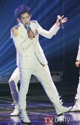 组图：INFINITE首尔举行单独演唱会 劲歌热舞纷呈