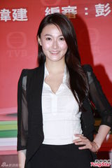 组图：梁政珏透视露内衣 徐子珊暧昧女女吻