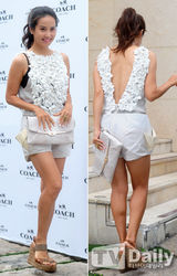 组图：少时徐贤白裙亮相秀场 众女星争艳